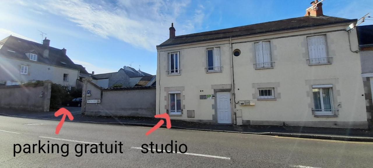 Studio Le Ligerien Saint-Denis-de lʼHôtel المظهر الخارجي الصورة